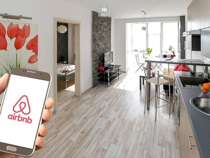 How to rent your property in Paris on Airbnb
