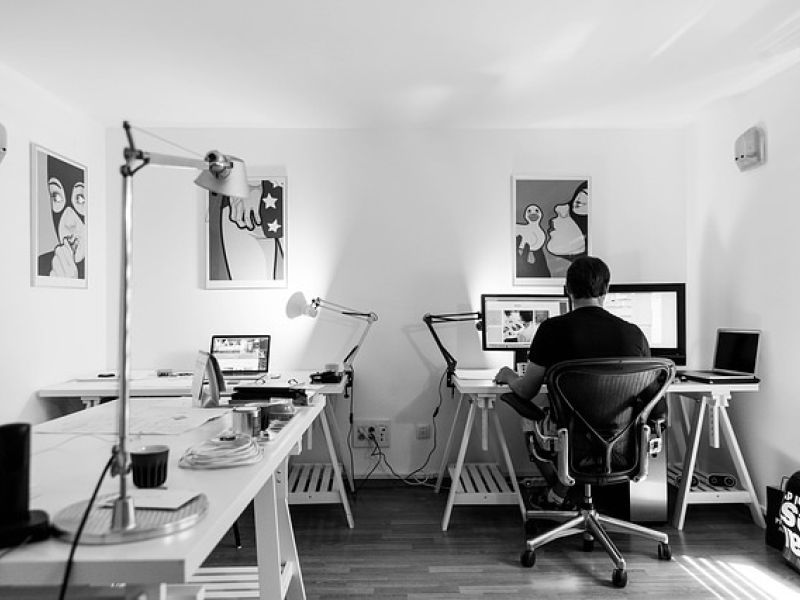 How to start a web design business in France