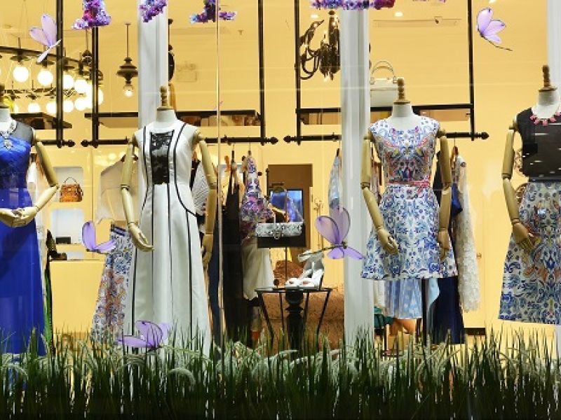 How to Start a Clothes Shop in France