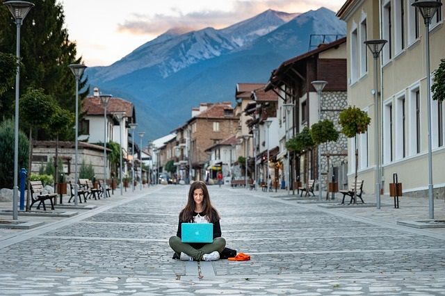 How To Become A Digital Nomad